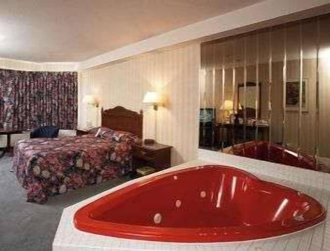 Travelodge By Wyndham Niagara Falls Lundys Lane Pokój zdjęcie