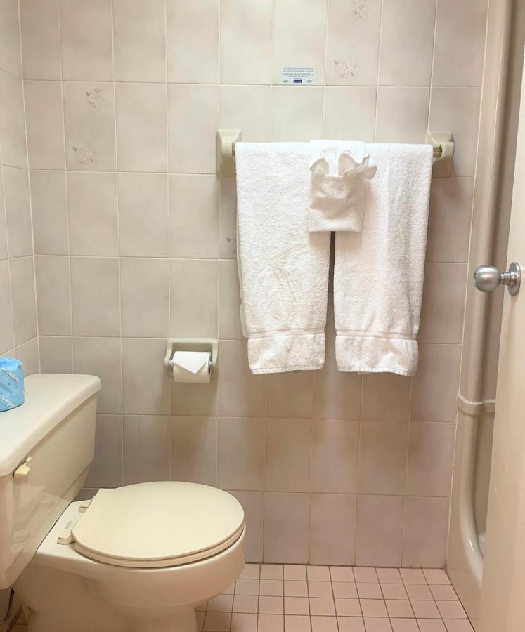 Travelodge By Wyndham Niagara Falls Lundys Lane Zewnętrze zdjęcie