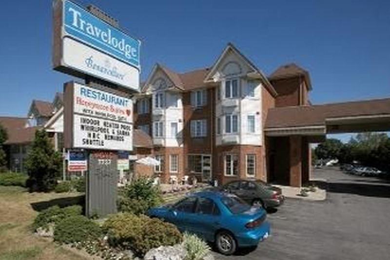 Travelodge By Wyndham Niagara Falls Lundys Lane Zewnętrze zdjęcie