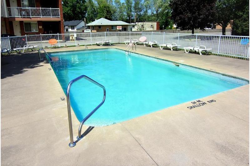 Travelodge By Wyndham Niagara Falls Lundys Lane Zewnętrze zdjęcie