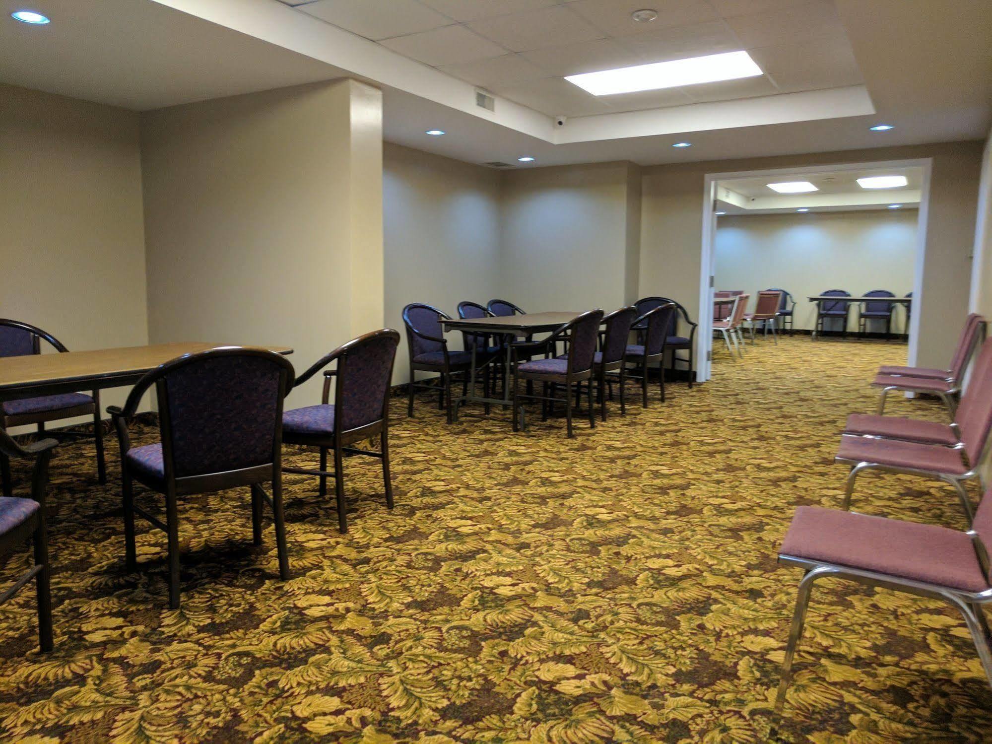 Travelodge By Wyndham Niagara Falls Lundys Lane Zewnętrze zdjęcie